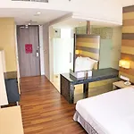 Greystone Haus D Majestic Place
