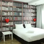 V Garden Hotel
