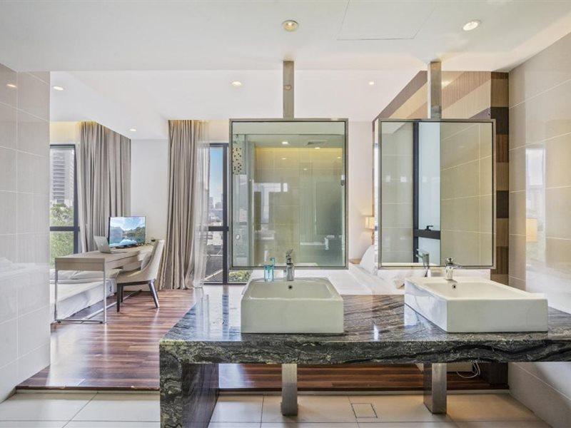 Greystone Haus D Majestic Place