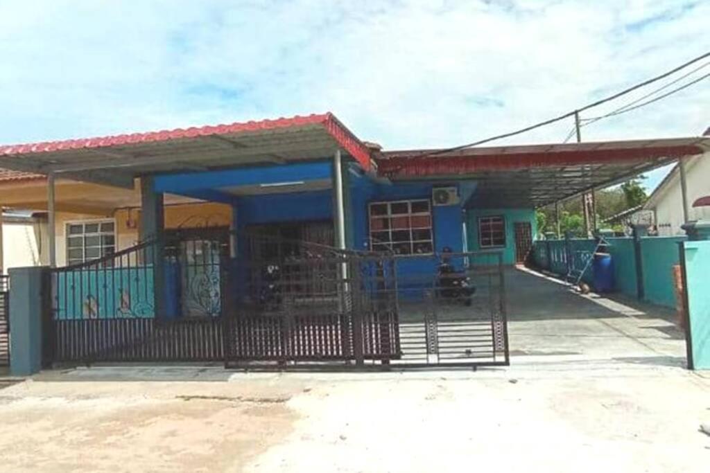 Homestay Ksb 448, Kuala Sungai Baru, Melaka * Kuala Lumpur
