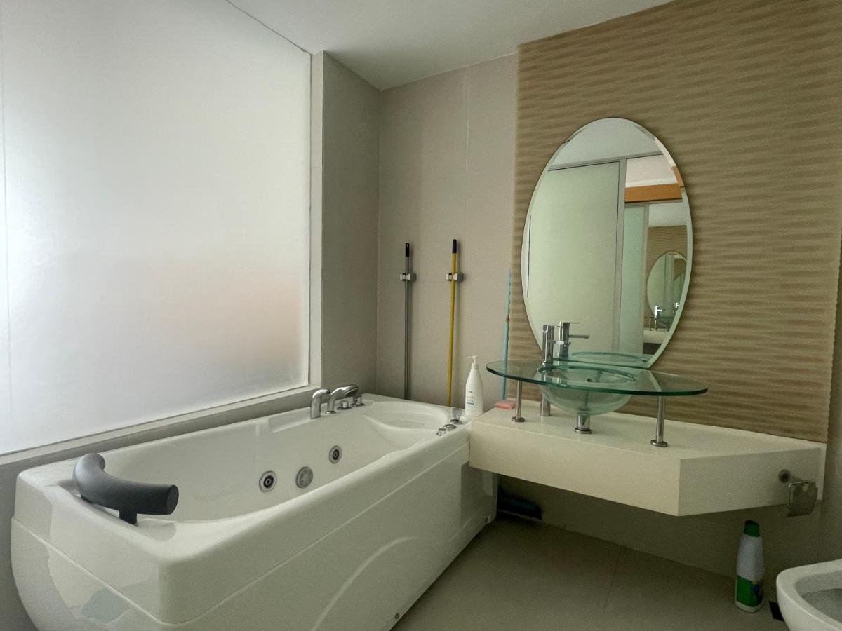 Private Jacuzzi Staycation At Kl 152 Kuala Lumpur