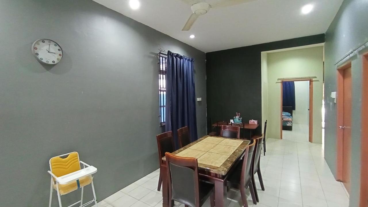 Homestay Ksb 448, Kuala Sungai Baru, Melaka *