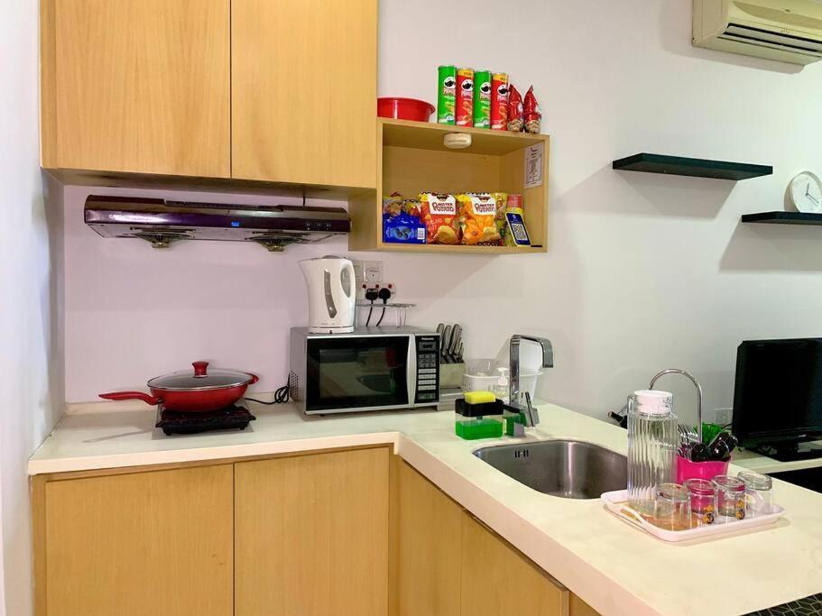 Private Jacuzzi Staycation At Kl 152 Apartment *