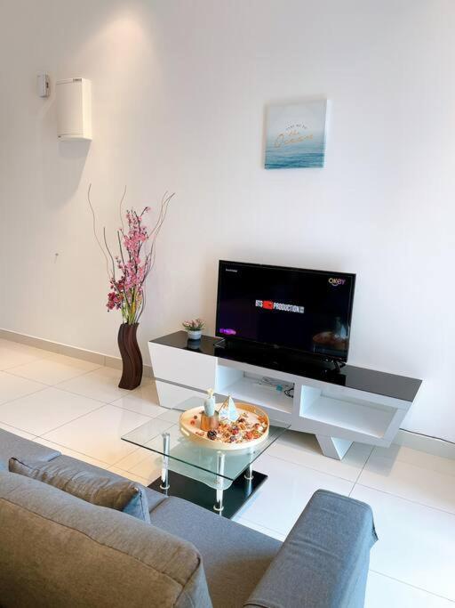 Apartment Tr Near Titiwangsa Lrt By Iconique *