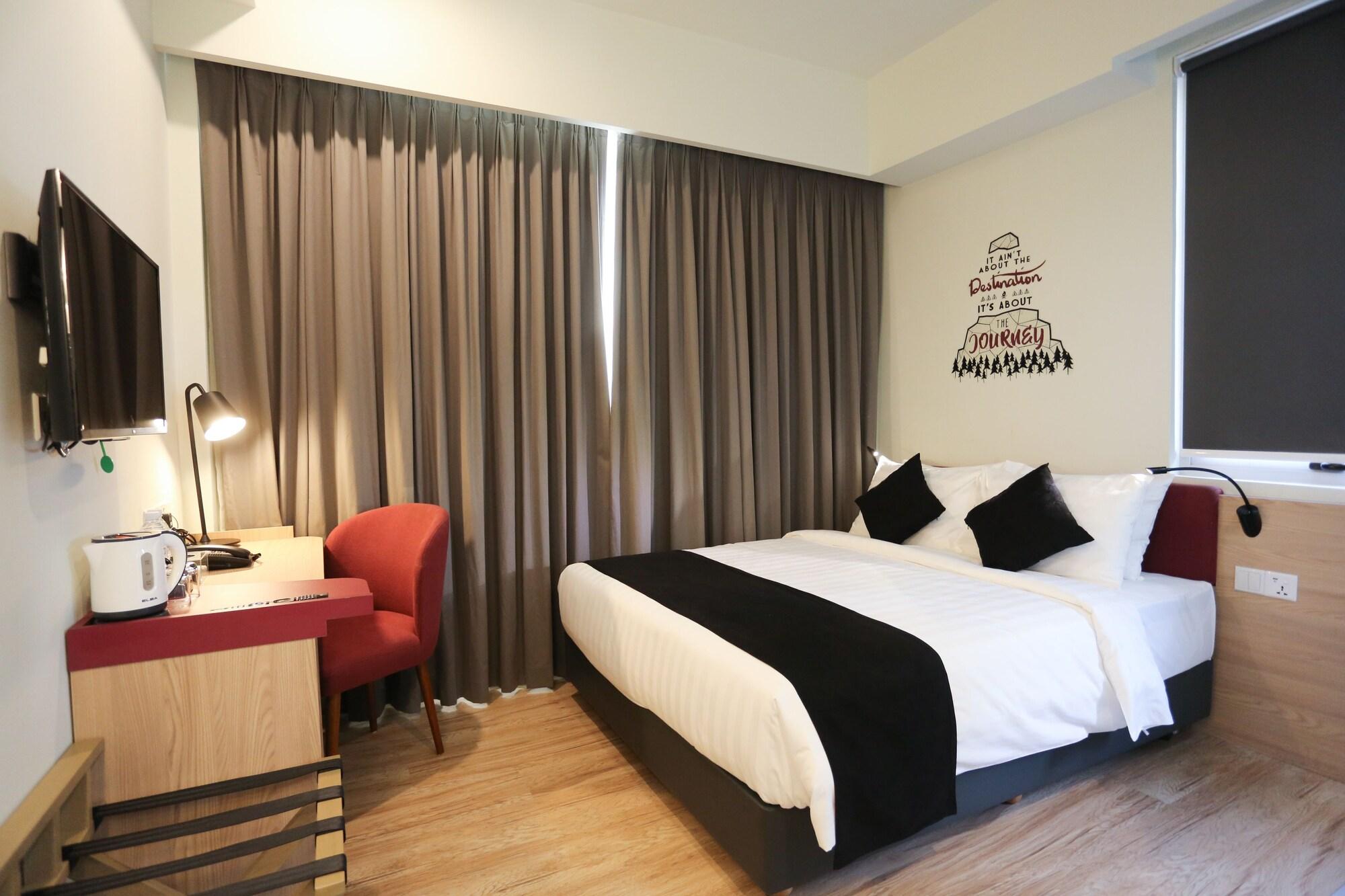 Avenue J Hotel, Central Market