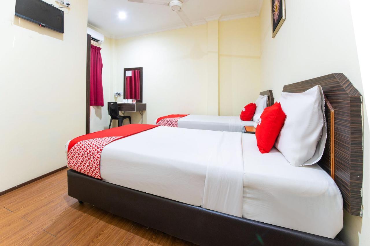 Oyo 90422 T-signature Hotel