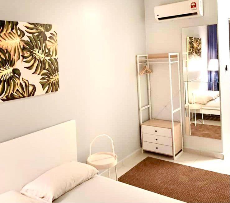 3 Bedrooms Short At Klcc * Kuala Lumpur