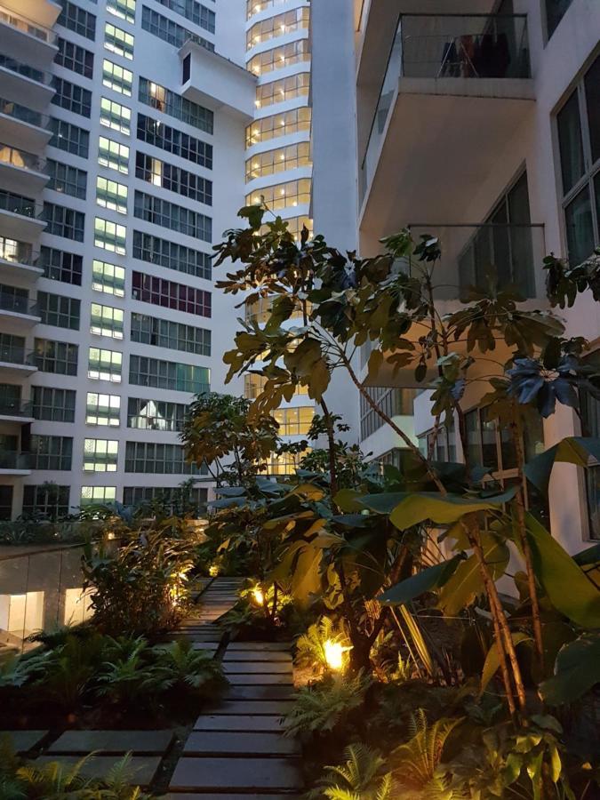 Starsbed Klcc Skyview Roof Pool Kuala Lumpur