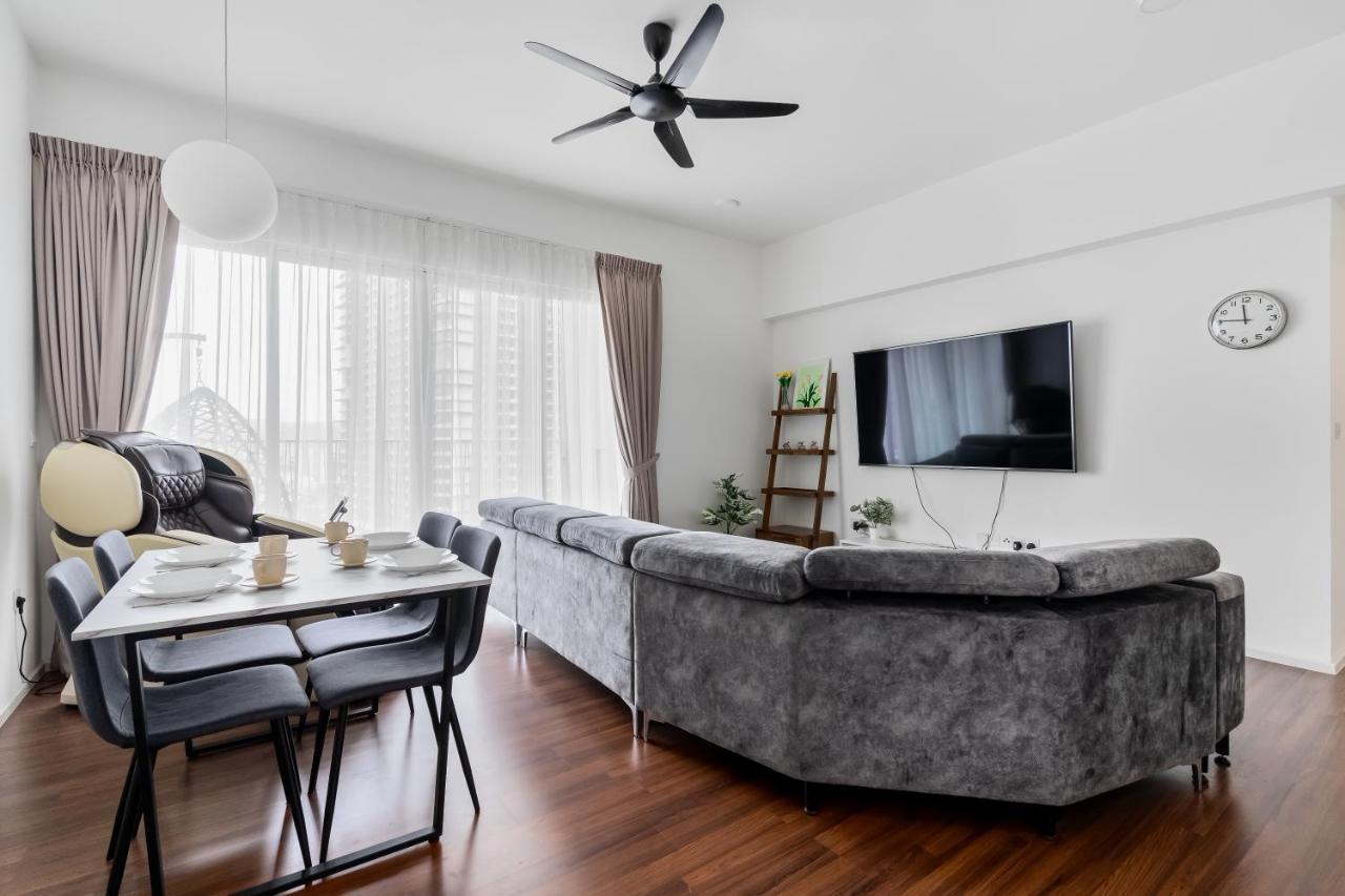 Serviced Apartment *