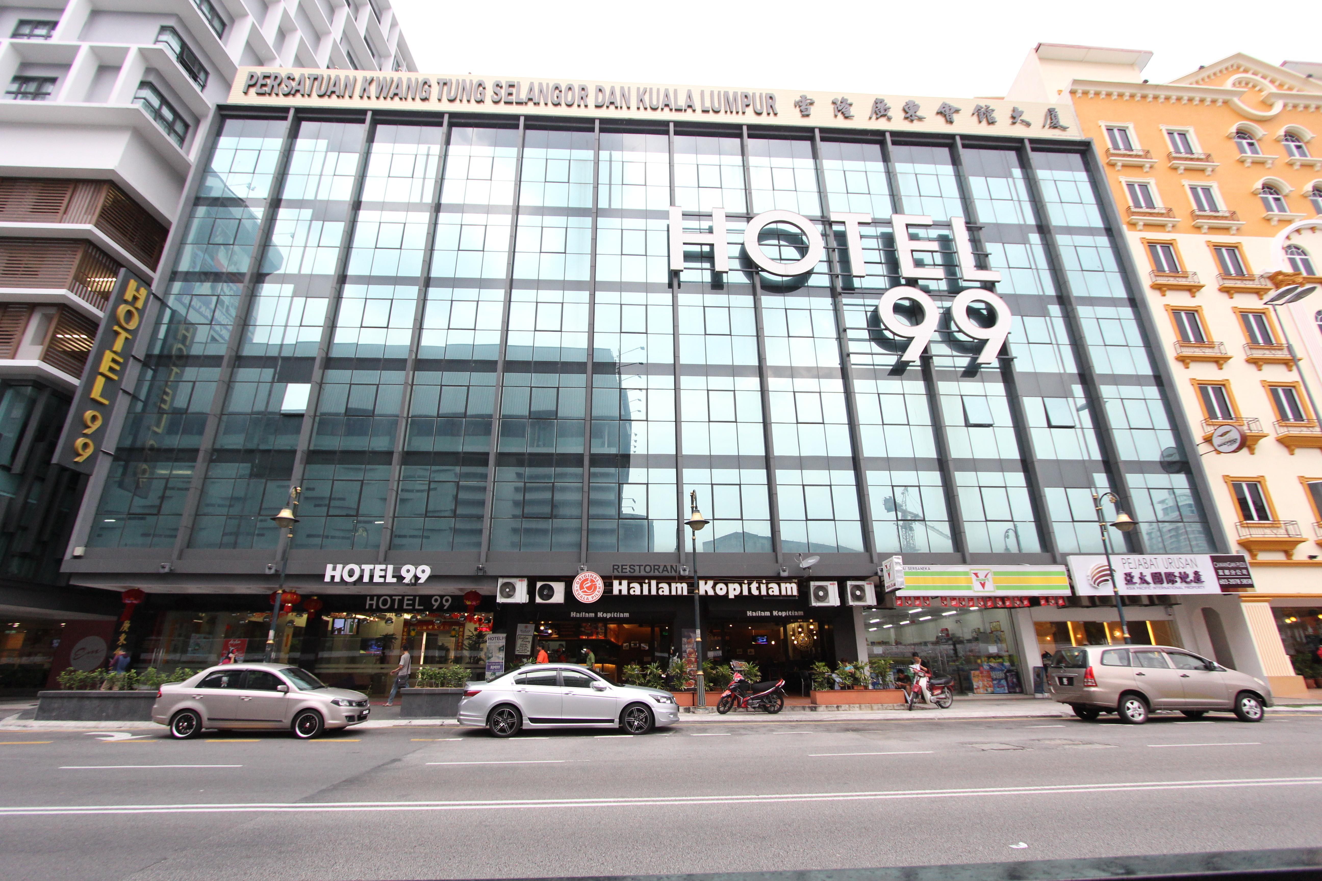 Hotel 99