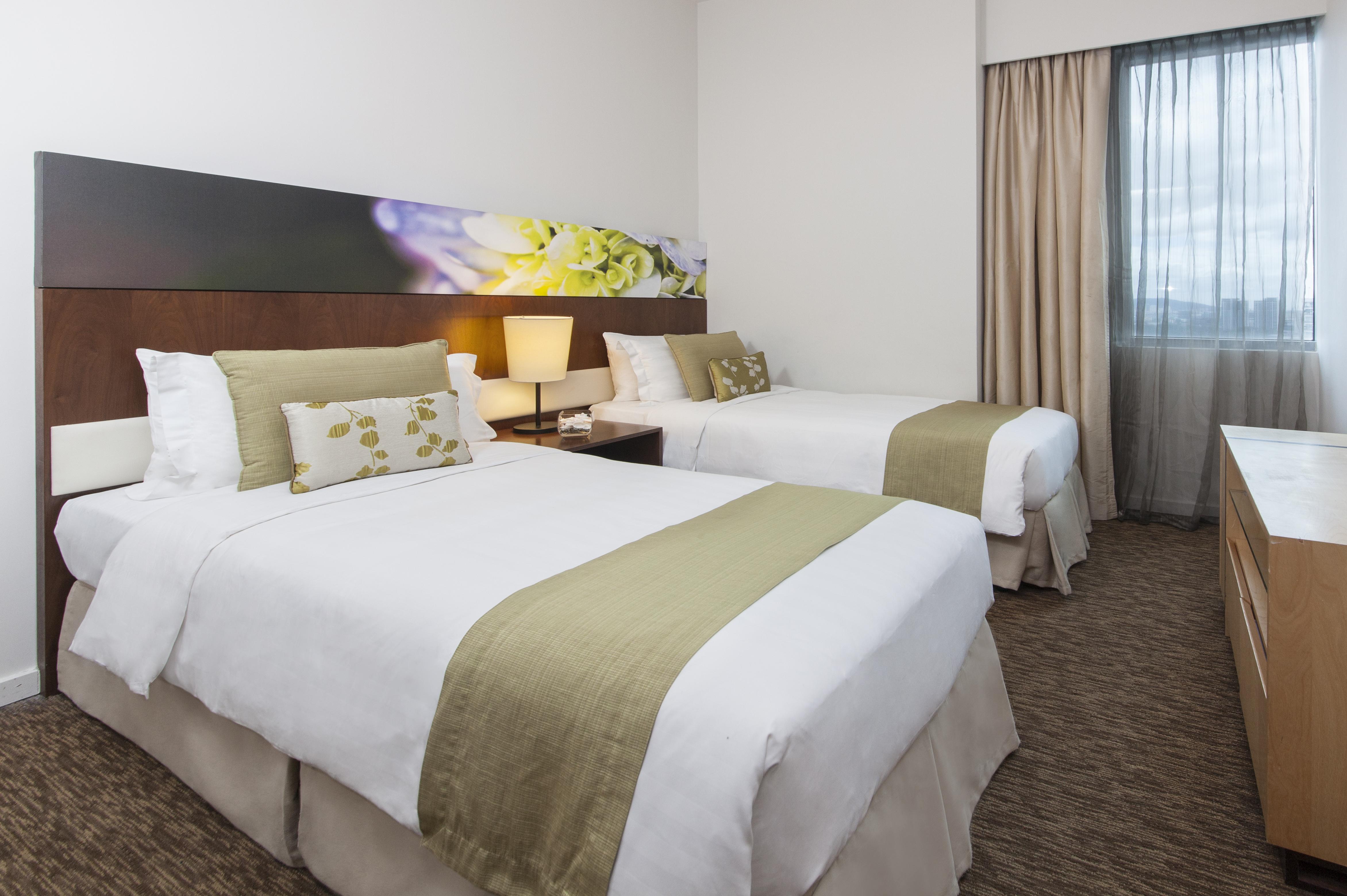 Somerset Hotel 4*