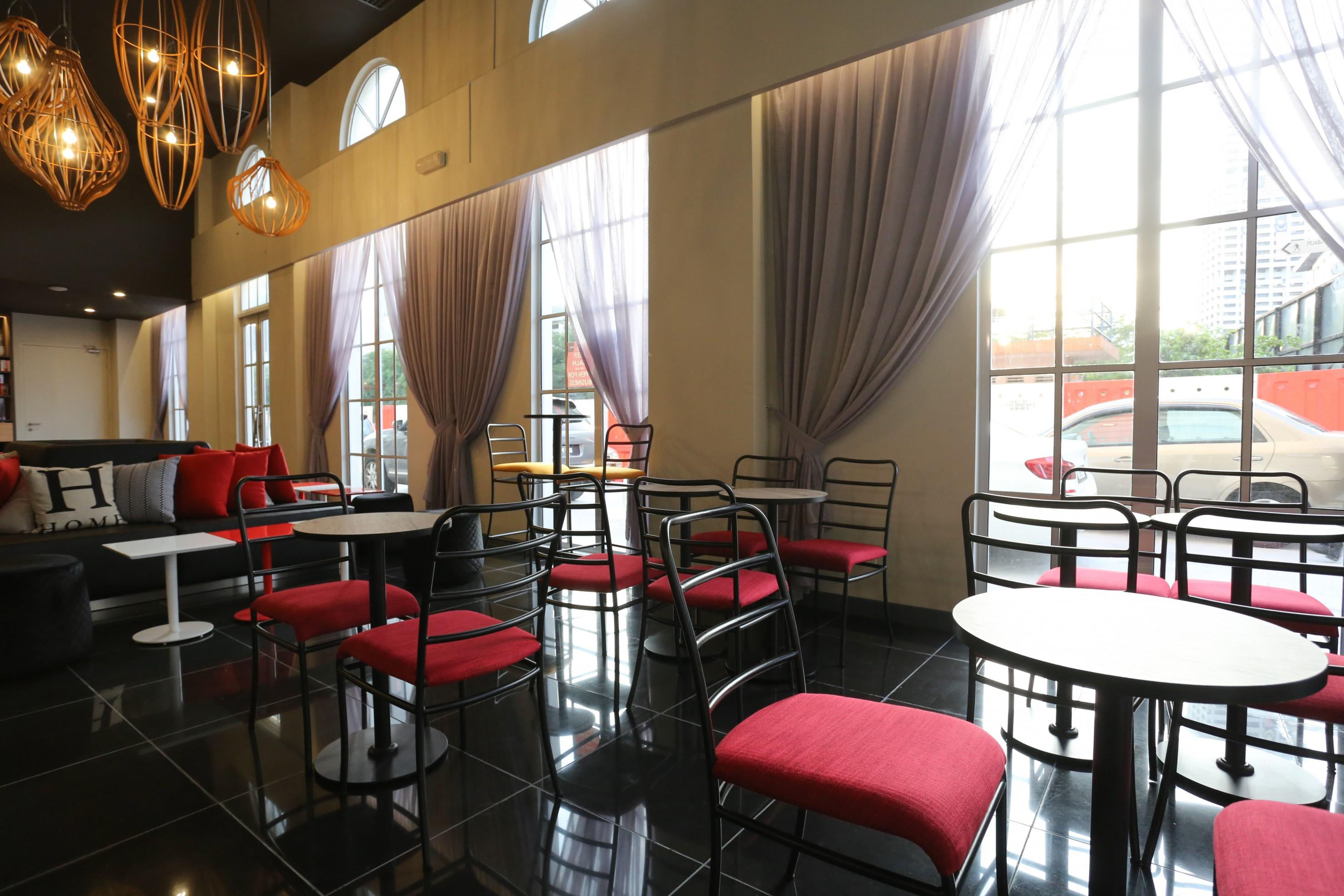Avenue J Hotel, Central Market 3*