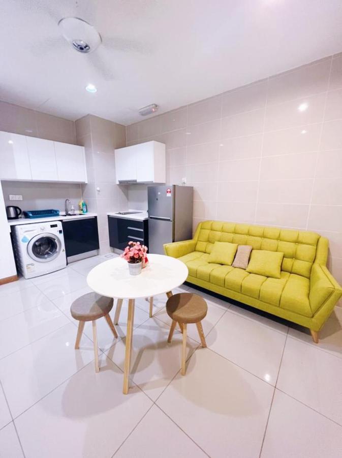 Connected Train 1 Bedroom Above Mall-16 *