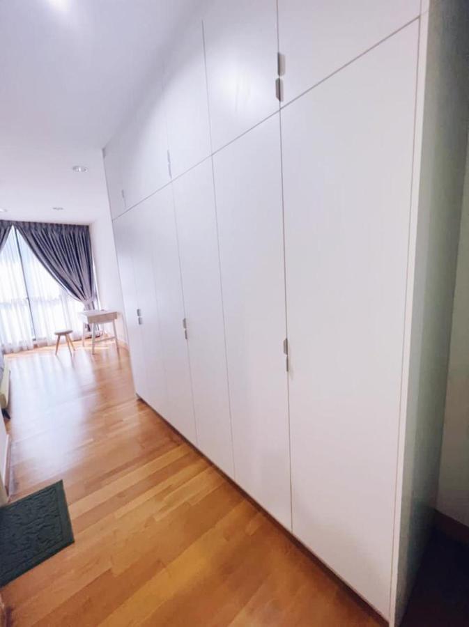Connected Train 1 Bedroom Above Mall-16 *