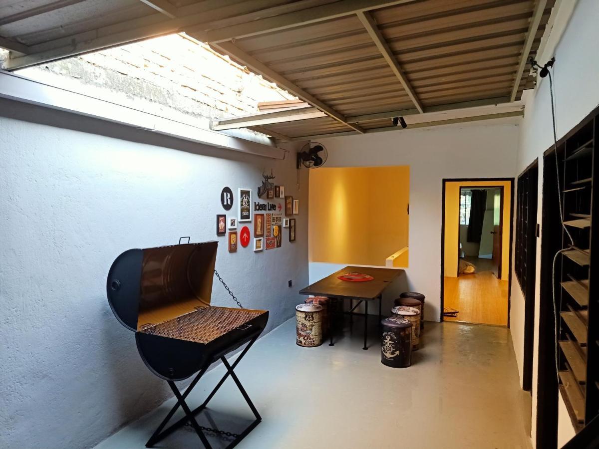Cozy With Karaoke System & Pool Table *