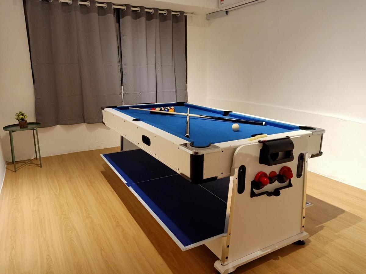 Cozy With Karaoke System & Pool Table