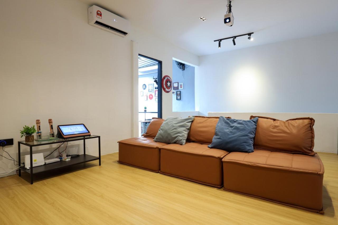 Apartment Cozy With Karaoke System & Pool Table