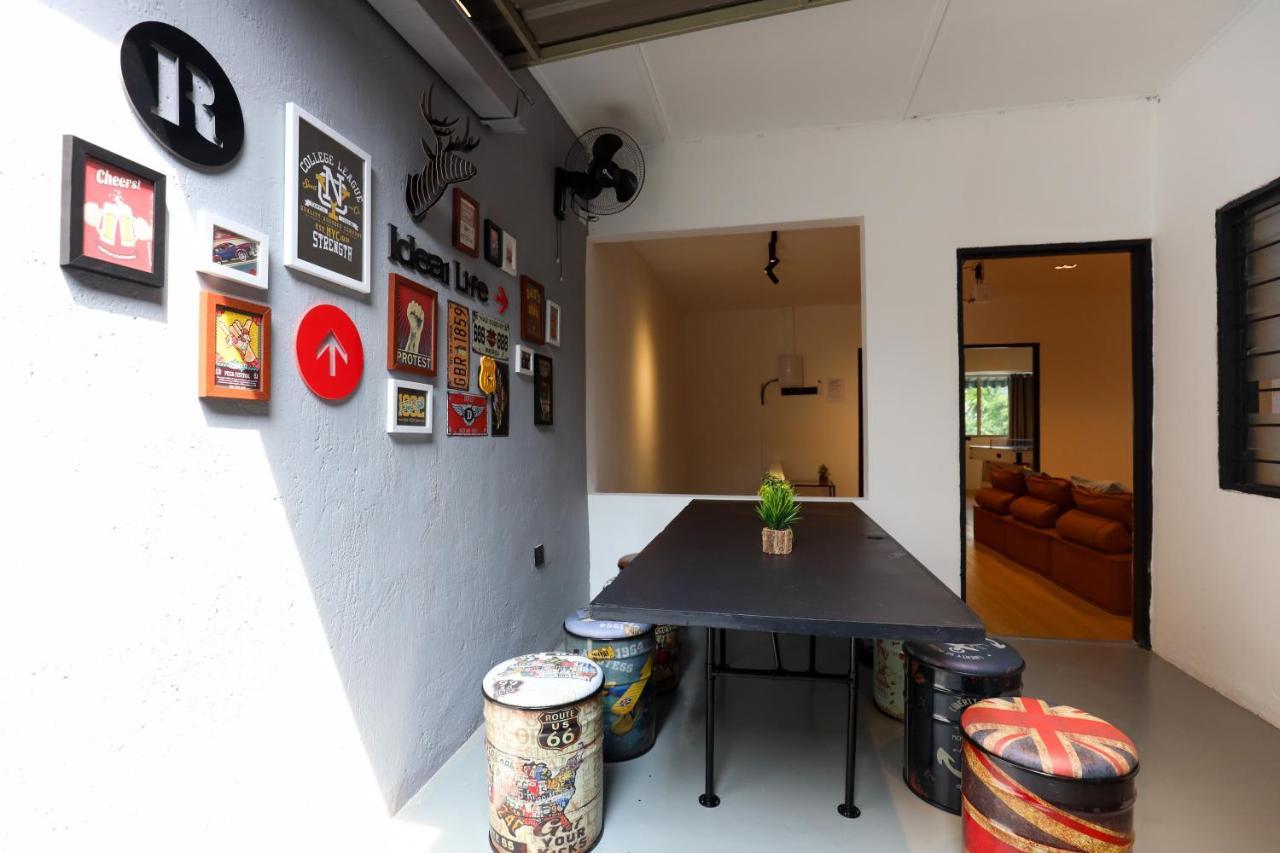 Cozy With Karaoke System & Pool Table Apartment