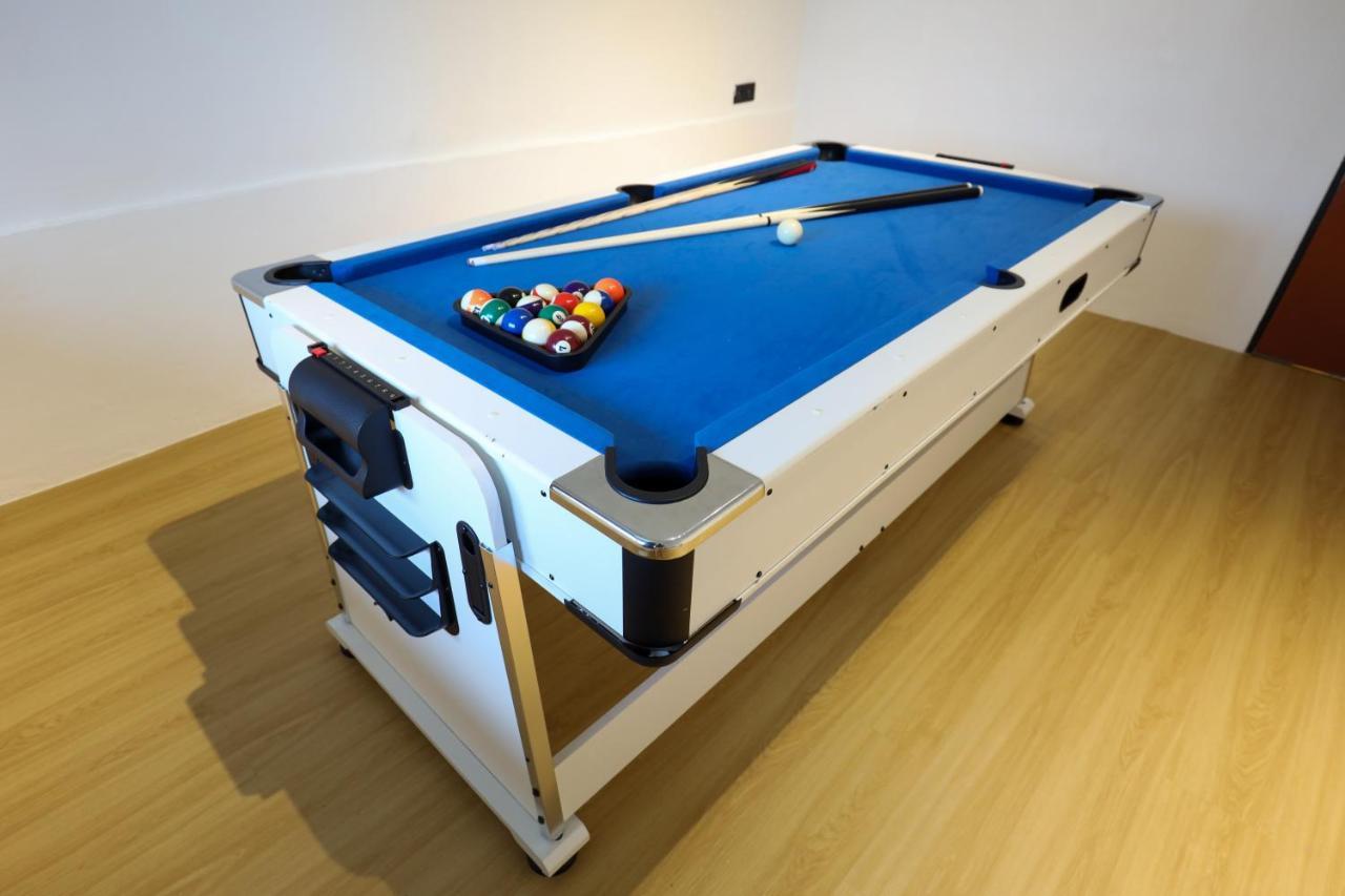 Cozy With Karaoke System & Pool Table * Kuala Lumpur