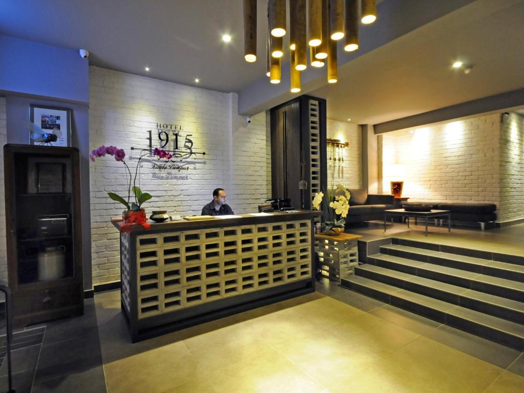 1915 Hotel