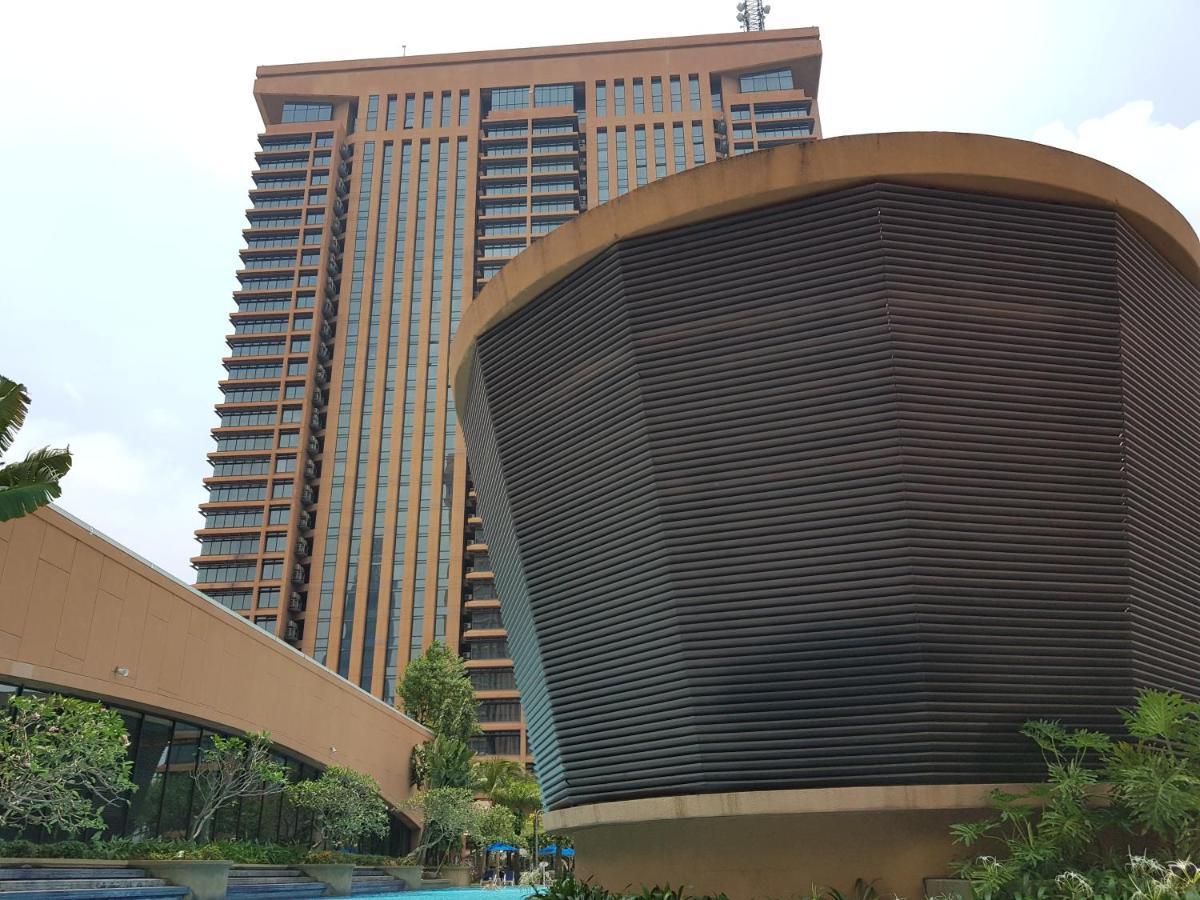 Raintree Millennium At Times Square Kl