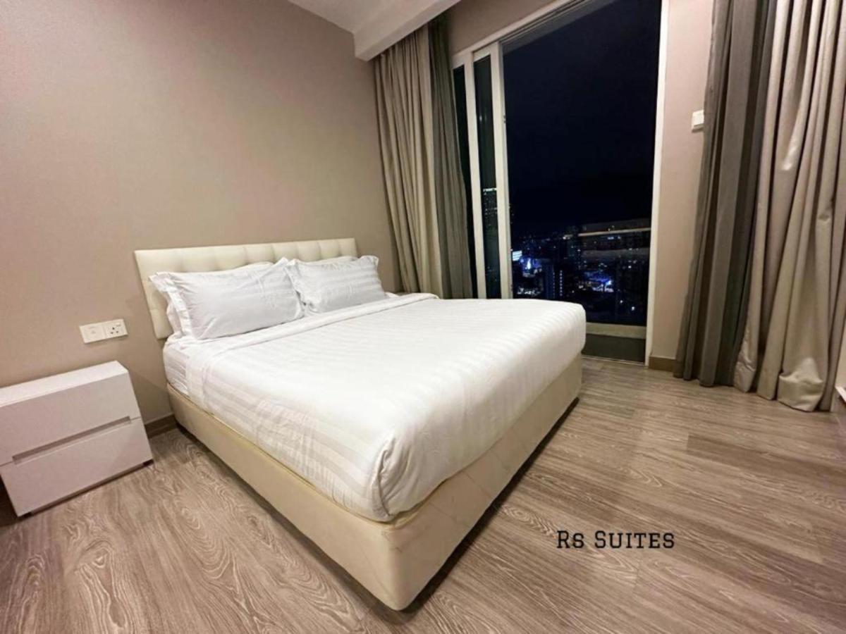 Apartment With Balcony In One Bukit Ceylon Kuala Lumpur