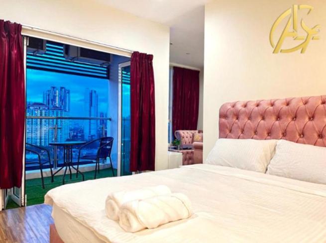 Honeymoon By A Legacy - Klcc Lake View *