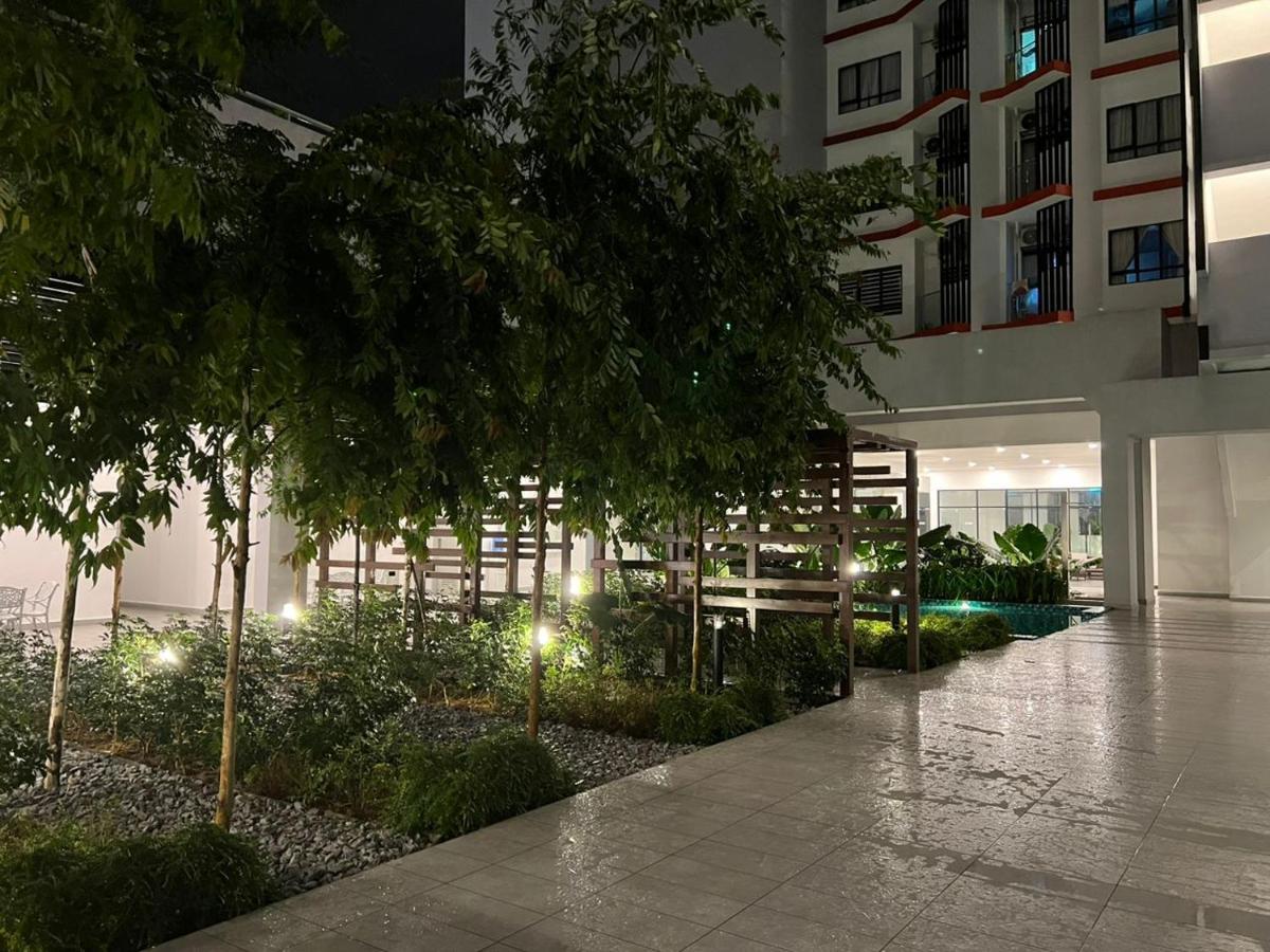 Apartemen Comfy Wifi Place @manjalara 5min To Desa Park Kuala Lumpur