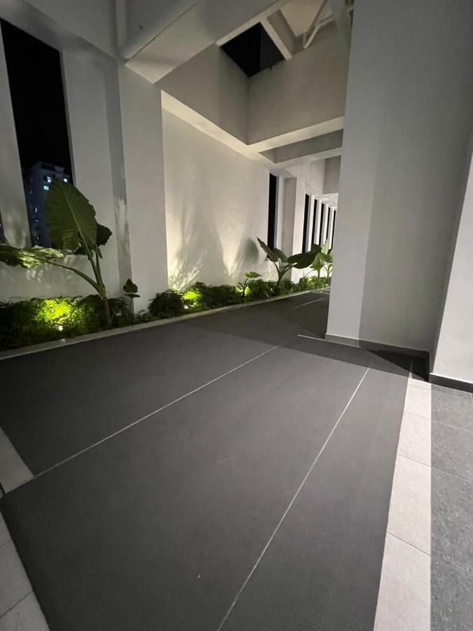 Comfy Wifi Place @manjalara 5min To Desa Park Apartemen Kuala Lumpur