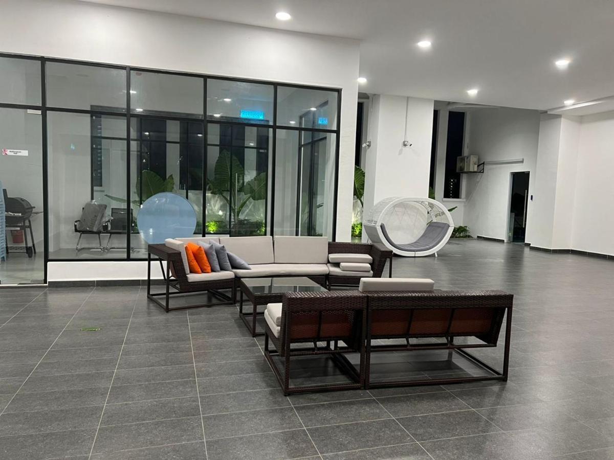 Apartemen Comfy Wifi Place @manjalara 5min To Desa Park Kuala Lumpur