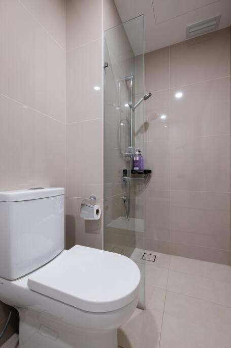 Apartment New! Cozy & Warm Scandinavian Walk To Lrt *