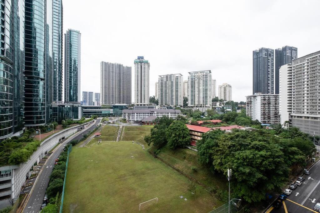 New! Cozy & Warm Scandinavian Walk To Lrt