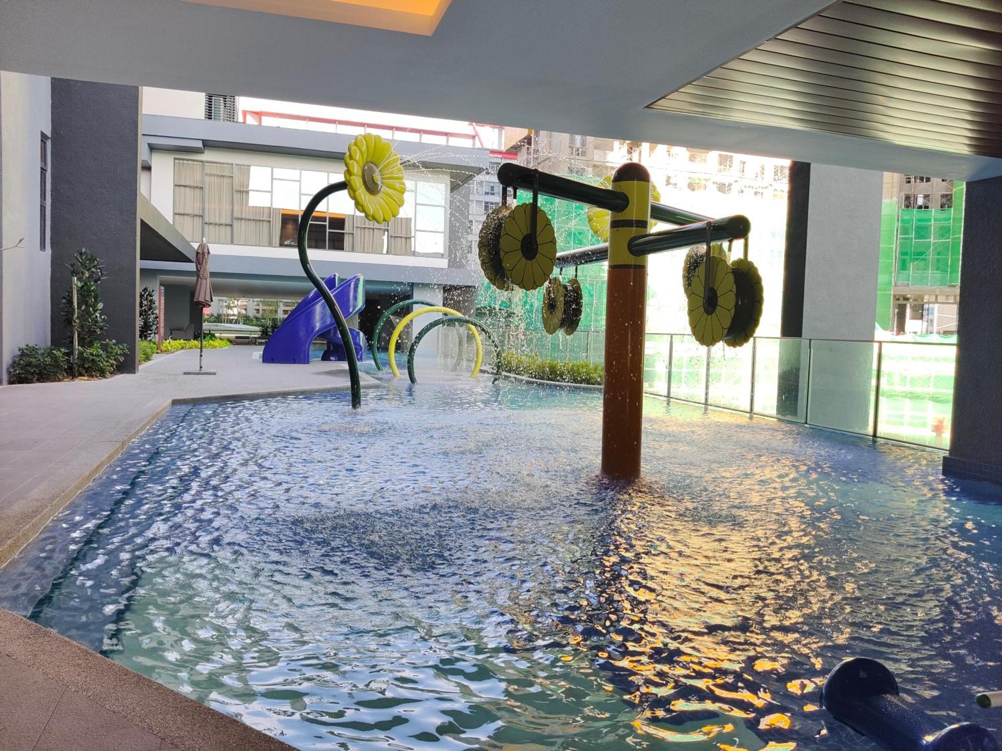 Sunway Velocity Two- Ample Apartment
