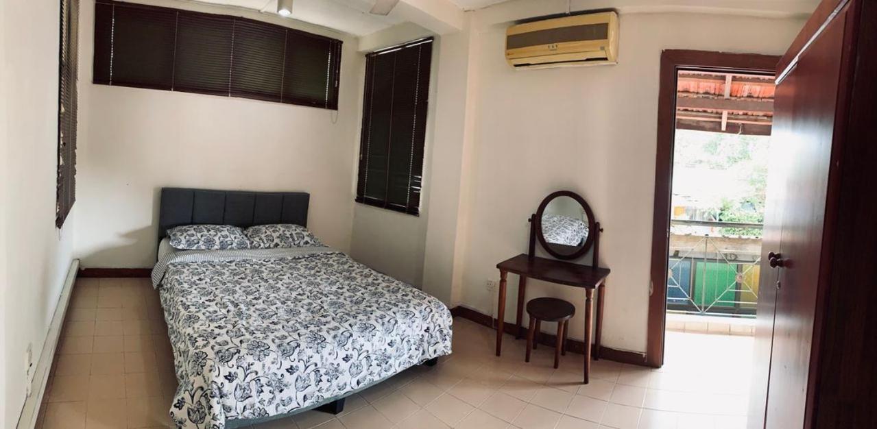 De Ofa Homestay Kl Pousada