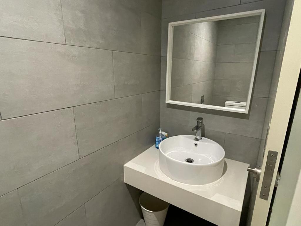 Anggun Arte Mont Kiara Apartment *