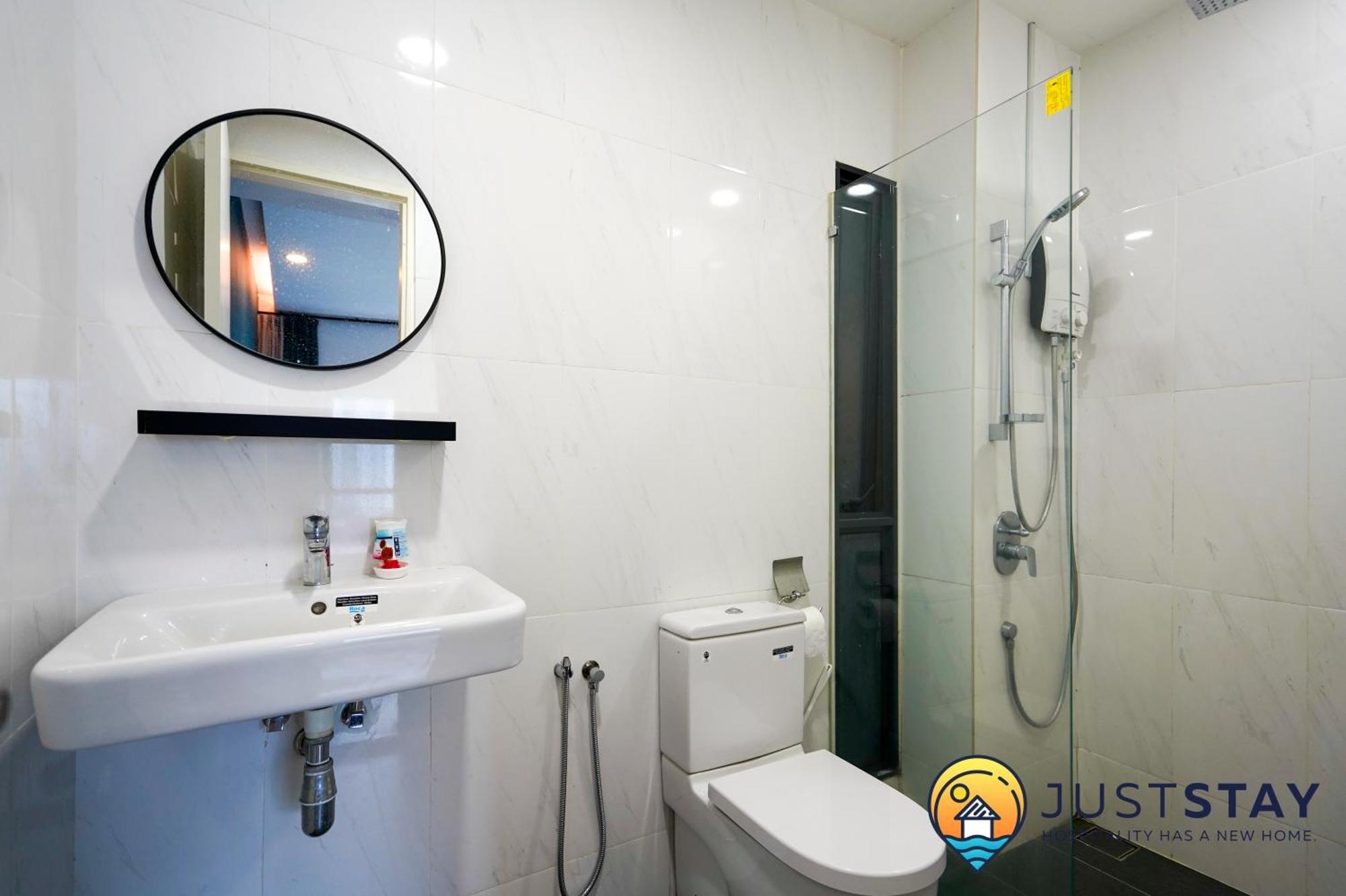 Apartment Reizz Homestay, By Just