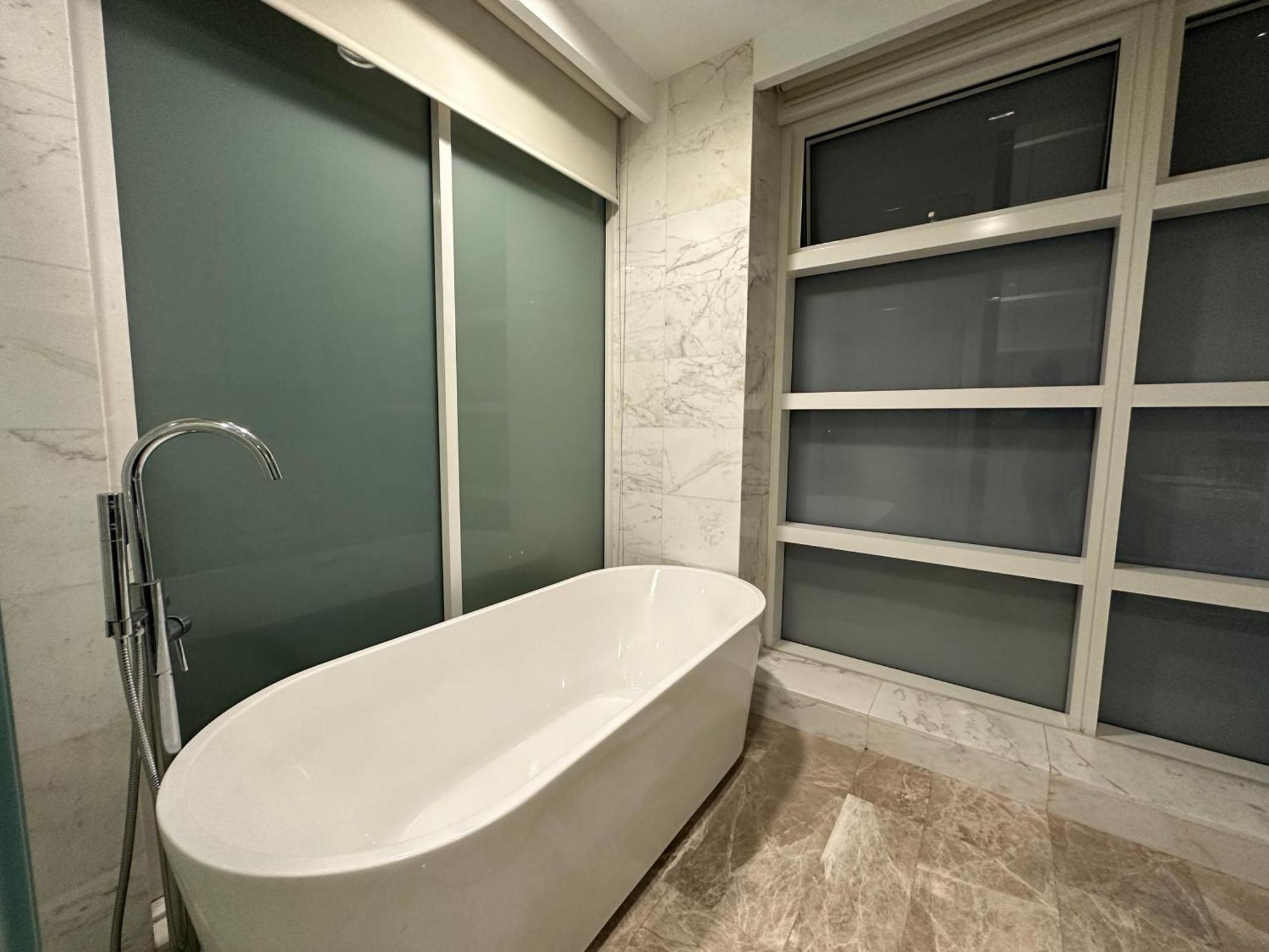 The Platinum By Crown Suites