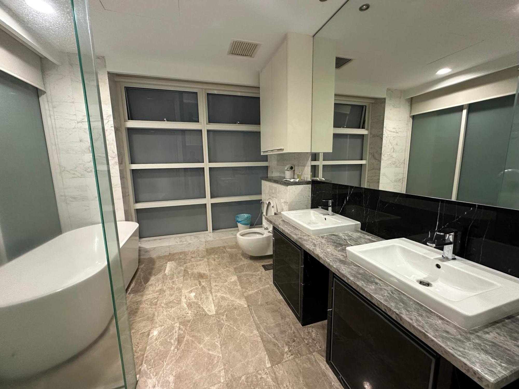 The Platinum By Crown Suites *