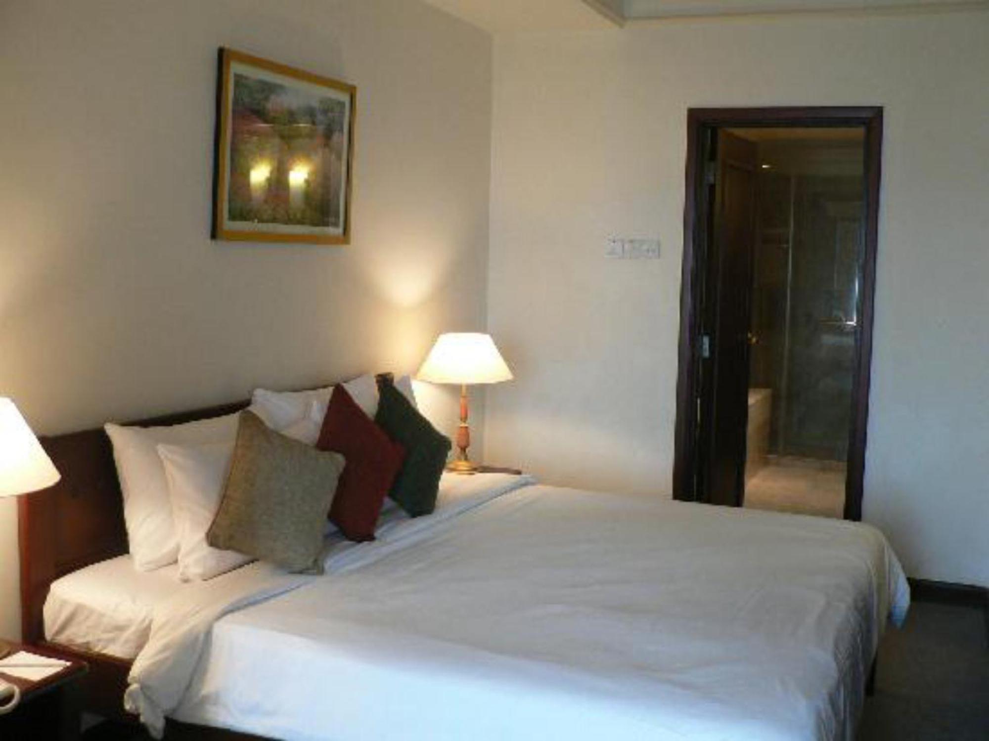 Worldwide Service At Times Square Apartment *