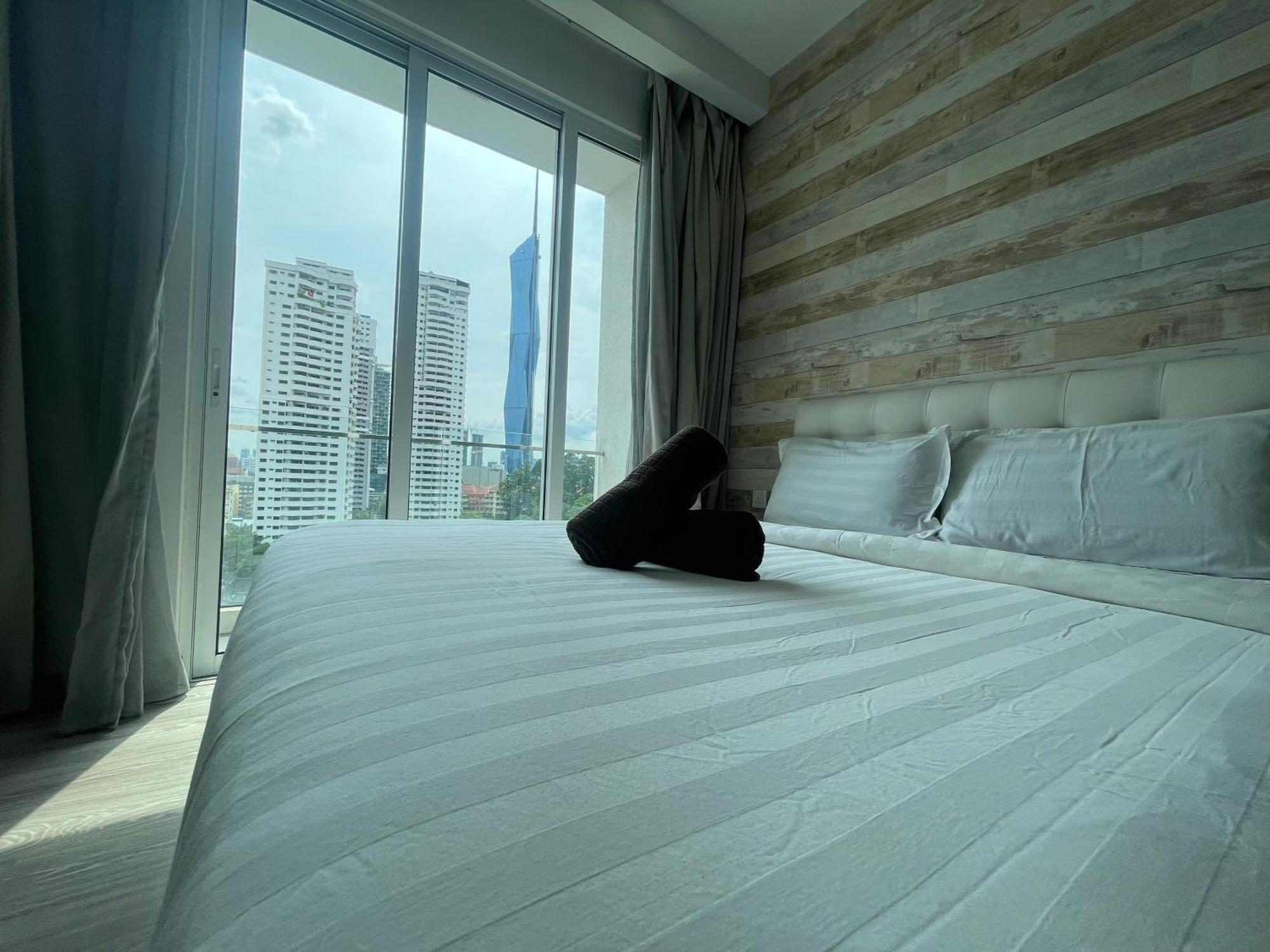 Apartment With Balcony In One Bukit Ceylon Kuala Lumpur