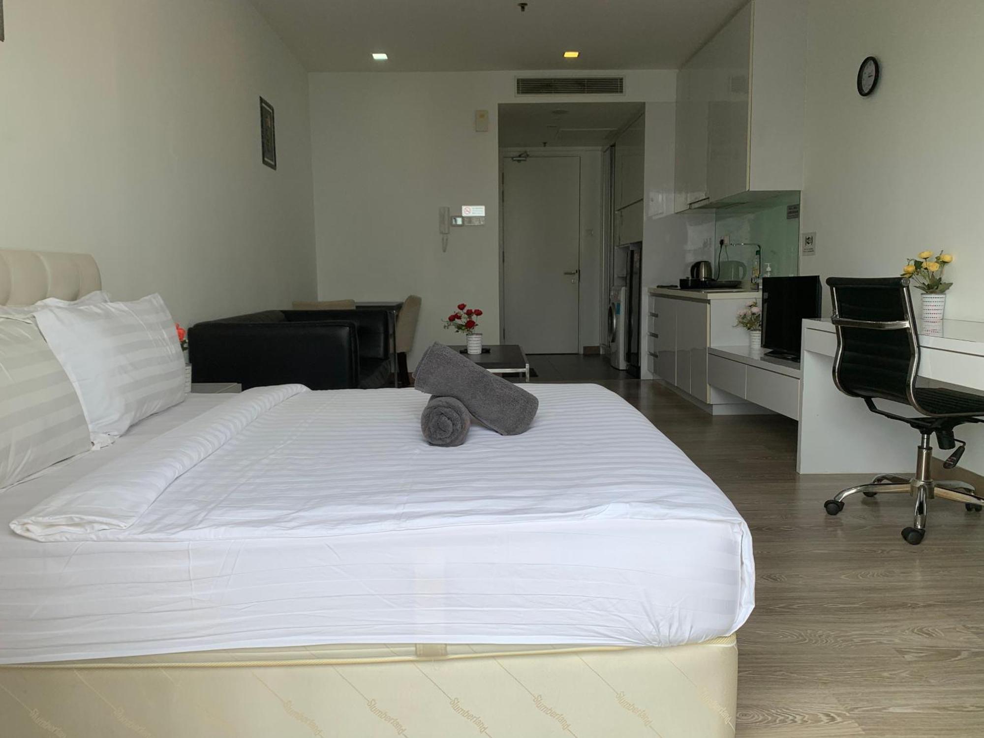 Apartment With Balcony In One Bukit Ceylon *