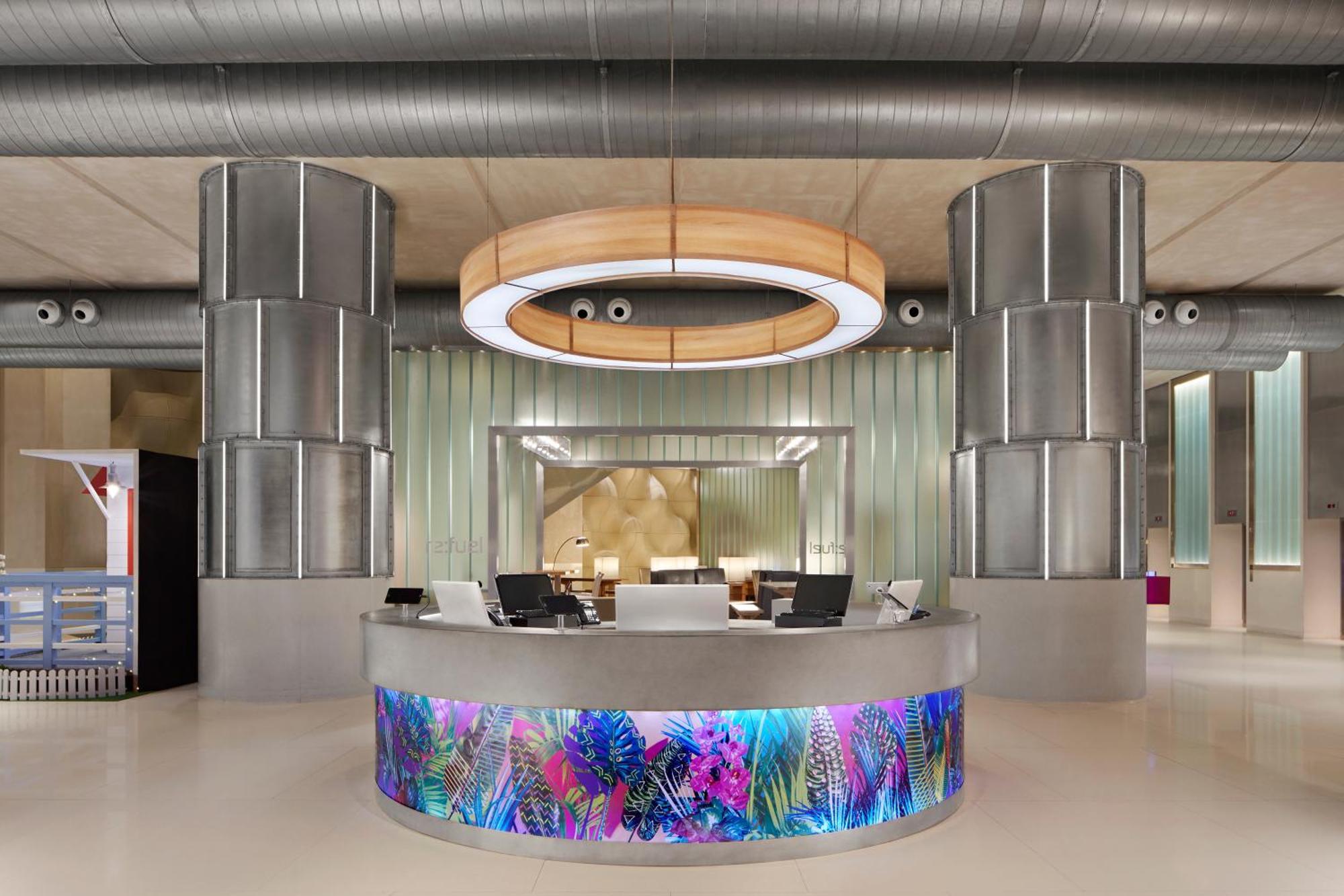 Aloft Sentral Khách sạn