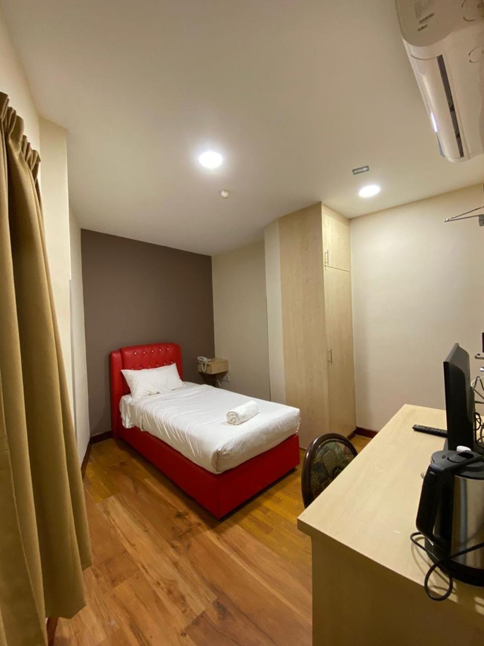 Hotel Ambassador @ Bukit Bintang 2*
