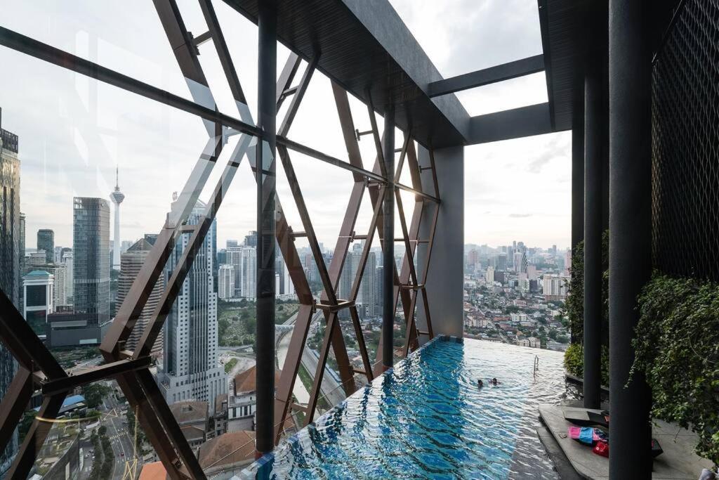 Modern Luxury Near Klcc With View Apartment