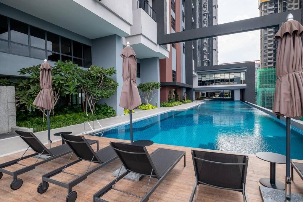 Apartment French Style Sv2 Linked Bridge Velocity Mall 中文房东
