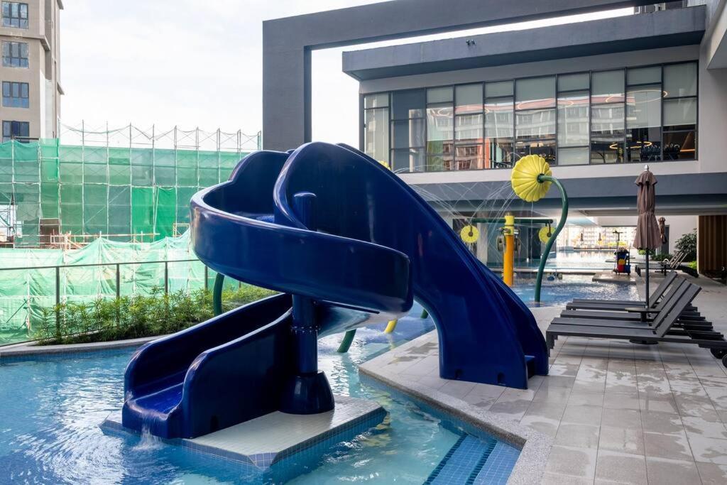 French Style Sv2 Linked Bridge Velocity Mall 中文房东 Apartment *