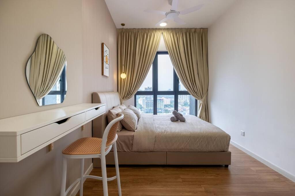 Apartment French Style Sv2 Linked Bridge Velocity Mall 中文房东