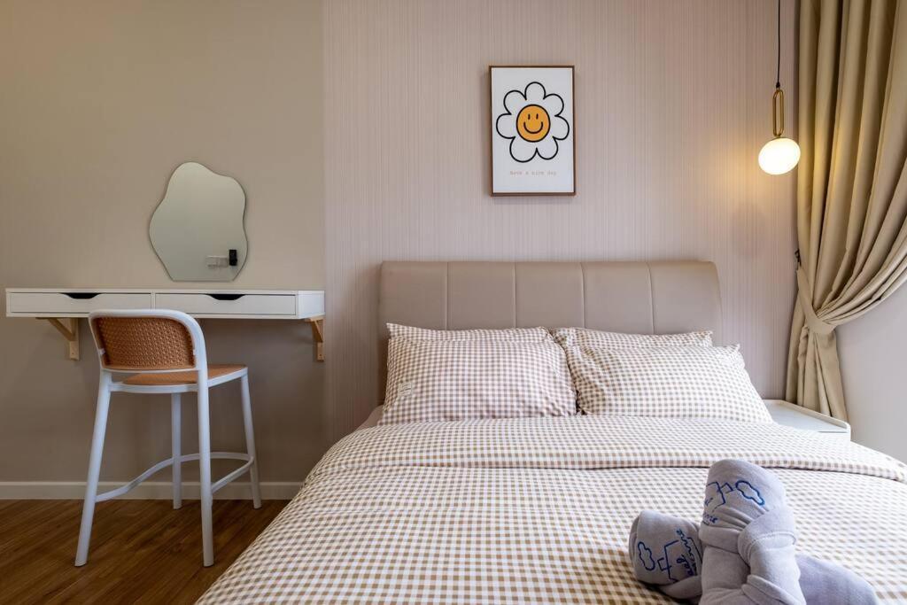 Apartment French Style Sv2 Linked Bridge Velocity Mall 中文房东