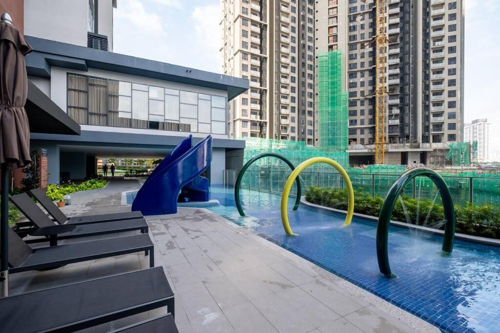 French Style Sv2 Linked Bridge Velocity Mall 中文房东 Apartment *