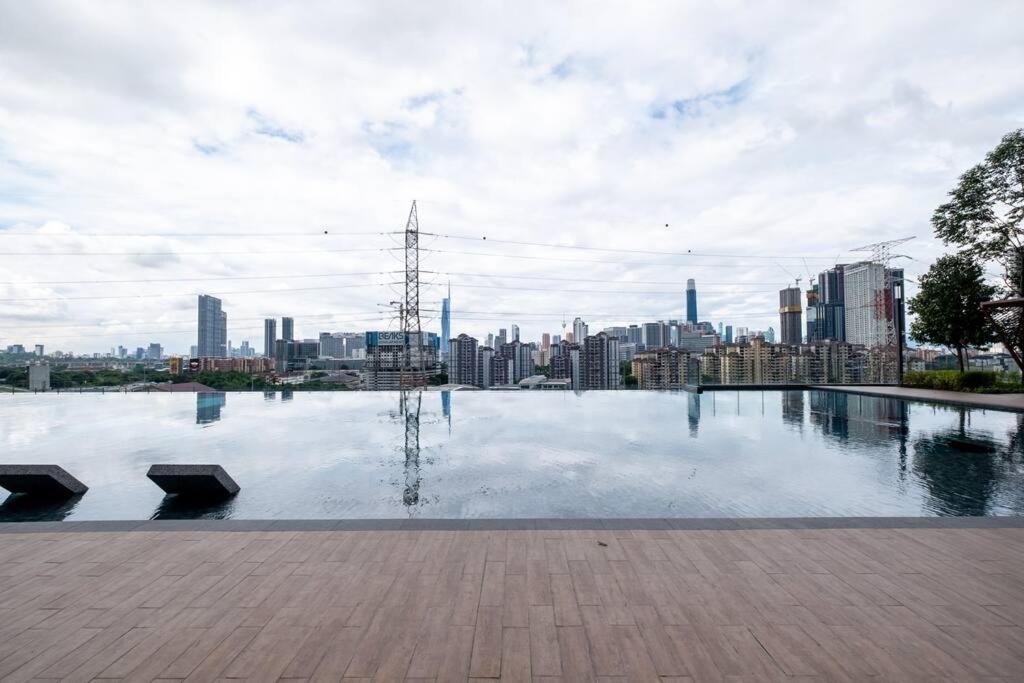Fairy M Vertica 4bedroom 8pax Infinity Pool Gym Apartment Kuala Lumpur